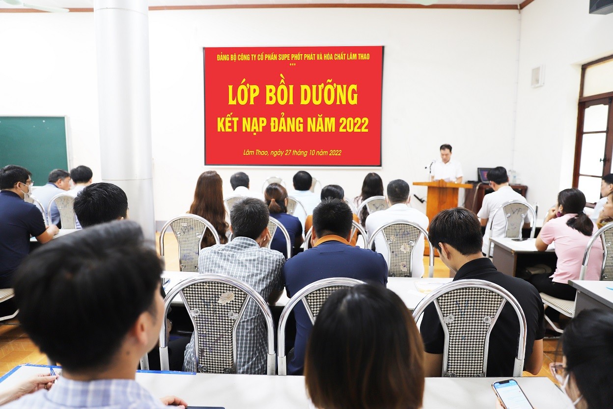 52 quần chúng ưu tú được tham gia bồi dưỡng kết nạp Đảng năm 2022