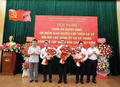 Đảng uỷ Công ty nhận Quyết định thí điểm giao quyền cấp trên cơ sở của Đảng uỷ Khối Doanh nghiệp Trung ương