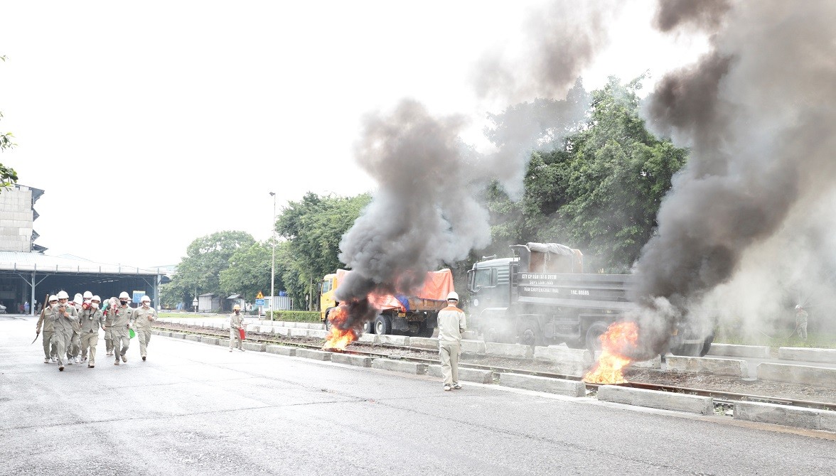 Supe Lâm Thao tổ chức thành công Diễn tập ứng phó sự cố hoá chất, ứng phó sự cố môi trường năm 2023.
