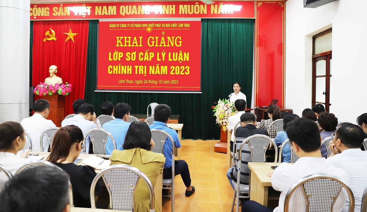 Khai giảng lớp Sơ cấp lý luận chính trị năm 2023