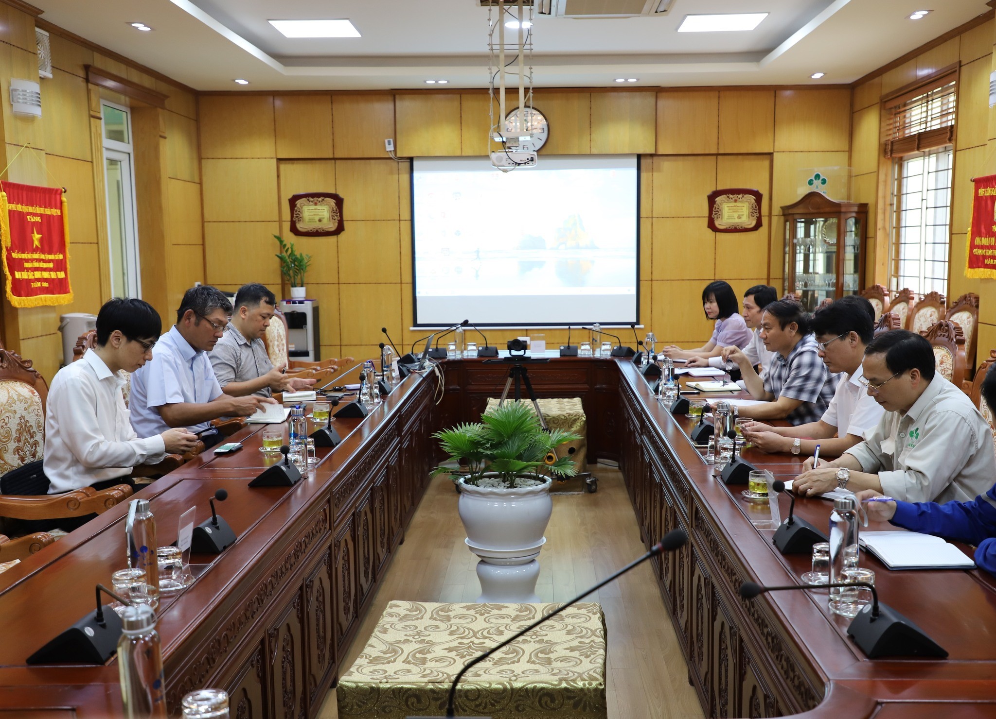 CÔNG TY TNHH TM MURAKAMI VIỆT NAM ĐẾN THĂM VÀ LÀM VIỆC TẠI CÔNG TY CP SUPE PHỐT PHÁT VÀ HÓA CHẤT LÂM THAO.