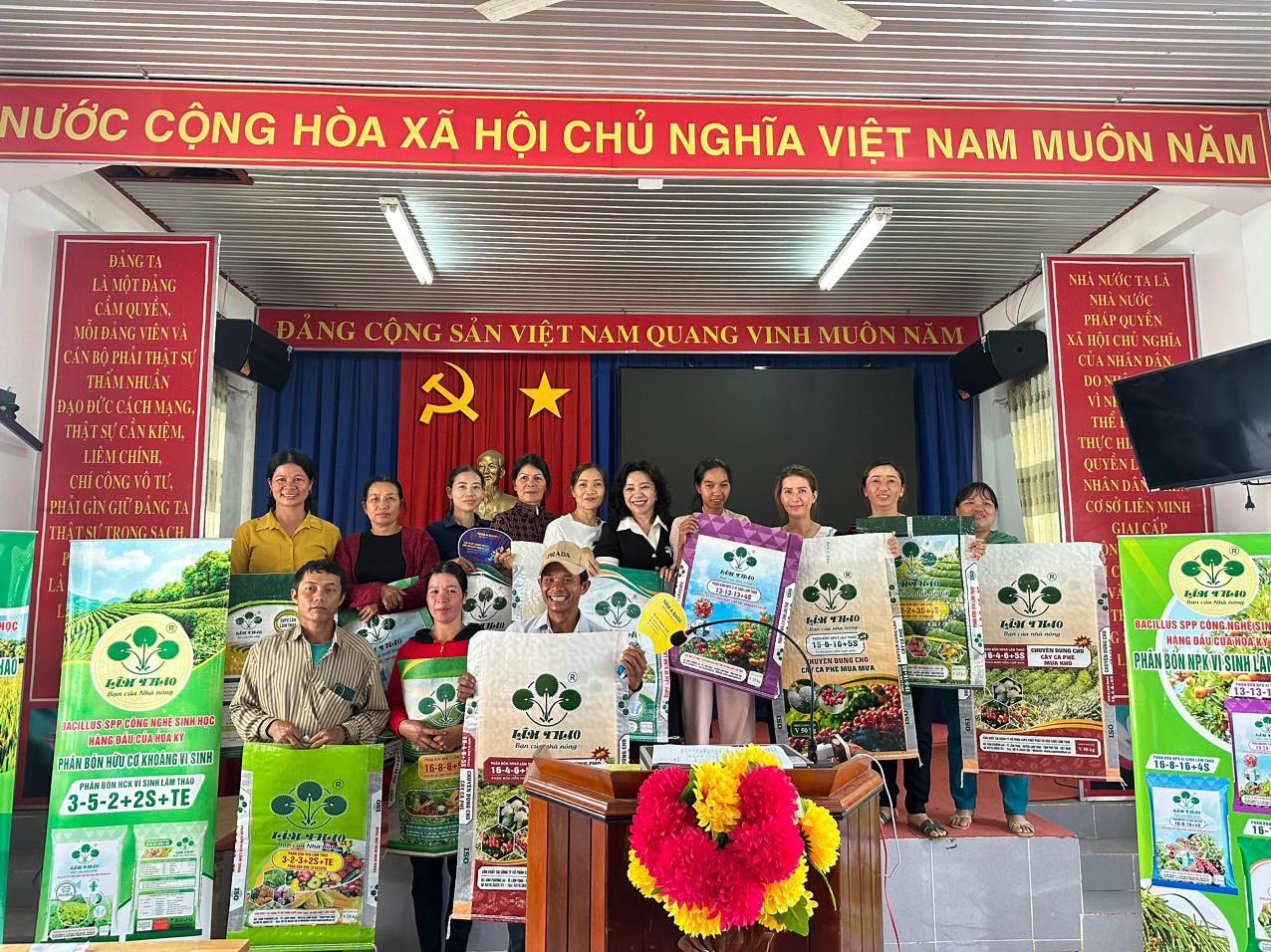 SUPE LÂM THAO ĐỒNG HÀNH CÙNG BÀ CON NÔNG DÂN TỈNH LÂM ĐỒNG