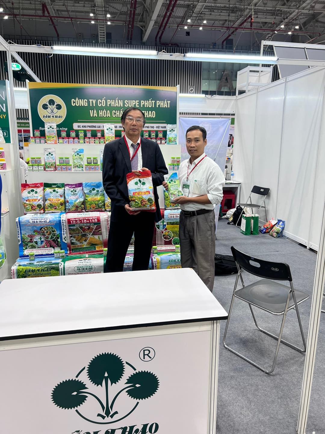 🌱CÔNG TY CP SUPE PHỐT PHÁT VÀ HOÁ CHẤT LÂM THAO THAM GIA TRƯNG BẦY “HÀNG THẬT - HÀNG GIẢ” TẠI TRIỂN LÃM AGRIVIETNAM 2024 DO HIỆP HỘI PHÂN BÓN VIỆT NAM TỔ CHỨC