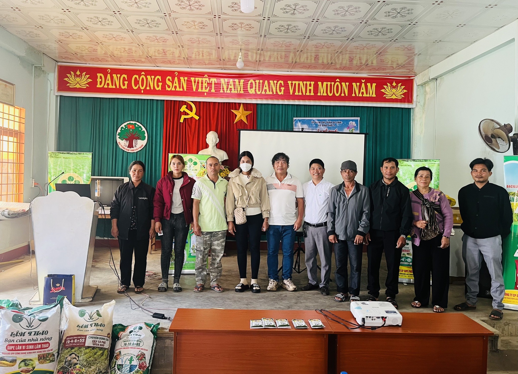 SUPE LÂM THAO TỔ CHỨC HỘI NGHỊ TẬP HUẤN SỬ DỤNG PHÂN BÓN LÂM THAO TẠI HTX TÂY DI LINH, HUYỆN DI LINH, TỈNH LÂM ĐỒNG