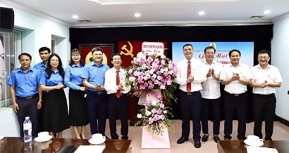 GẶP MẶT KỶ NIỆM  95 NĂM NGÀY THÀNH LẬP CÔNG ĐOÀN VIỆT NAM