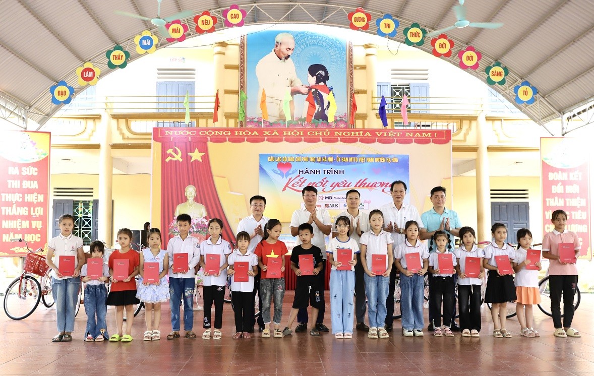 SUPE LÂM THAO ĐỒNG HÀNH CÙNG CHƯƠNG TRÌNH KẾT NỐI YÊU THƯƠNG.