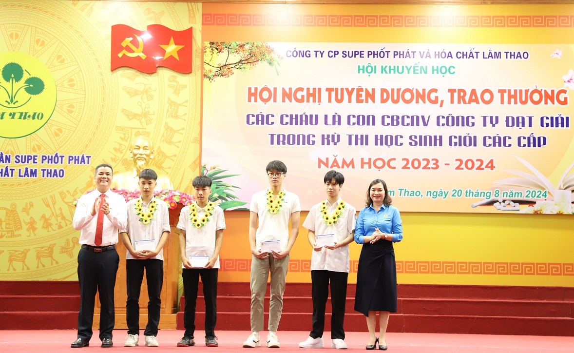 HỘI NGHỊ TUYÊN DƯƠNG, TRAO THƯỞNG CÁC CHÁU HỌC SINH GIỎI NĂM HỌC 2023-2024