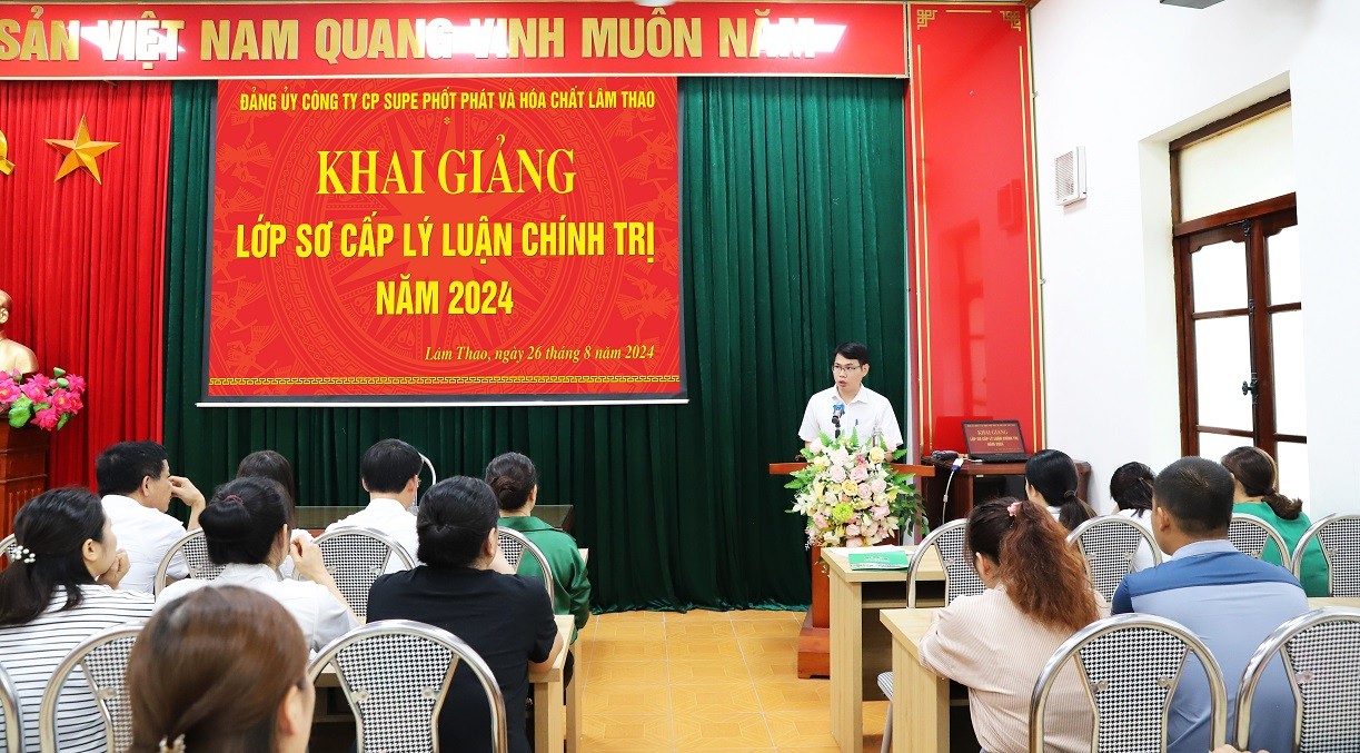 KHAI GIẢNG LỚP LÝ LUẬN CHÍNH TRỊ NĂM 2024