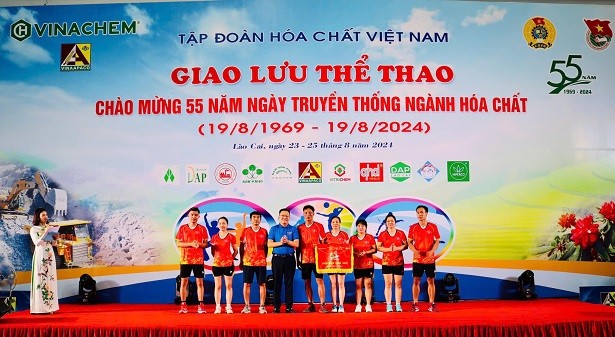 Bế mạc Giao lưu thể thao chào mừng kỷ niệm 55 năm Ngày truyền thống Ngành hóa chất Việt Nam khu vực phía Bắc