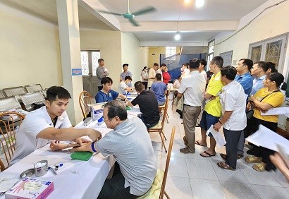 TOÀN THỂ CÁN BỘ, NGƯỜI LAO ĐỘNG CÔNG TY ĐƯỢC KHÁM SỨC KHOẺ ĐỊNH KỲ.